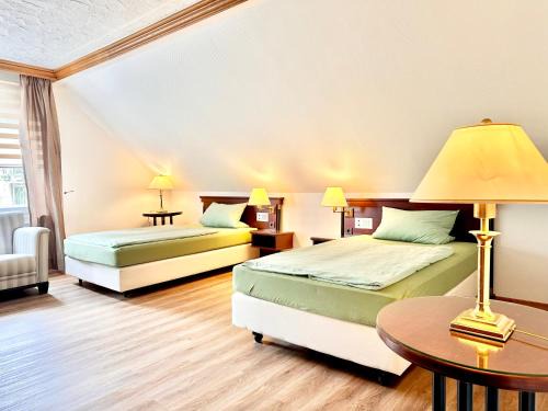 Loehne Apartment | Ferienwohnung 4 Pers WLAN und Parkplatz, HDZ und Kliniken in der Nähe, direkt an der A2 und A30 gelegen