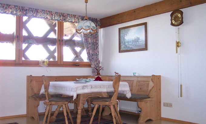 Teisendorf Apartment | Ferienwohnung 60QM für 4 Pers., 2 Schlafzimmer, 1 Wohnküche, Balkon, Dusche/WC