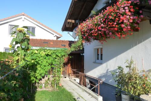 Ainring Apartment | Ferienwohnung Alpenblick