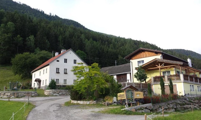 Flattach Apartment | Ferienwohnung am Bauernhof Zechner Heidi