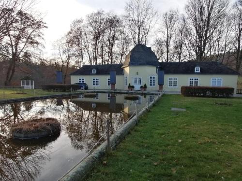 Bad Berleburg Apartment | Ferienwohnung am Schloßpark
