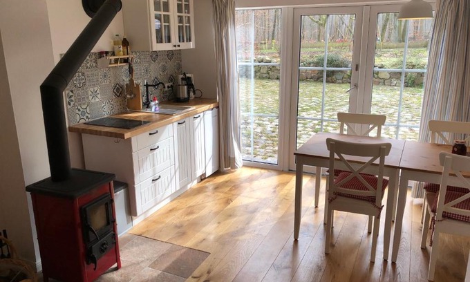 Biendorf Apartment | Ferienwohnung am Waldrand mit Sauna
