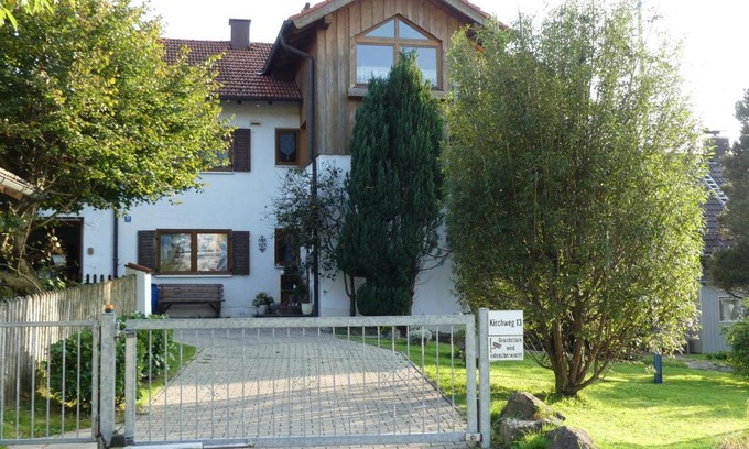 Hohenpeißenberg Apartment | Ferienwohnung Bergblick