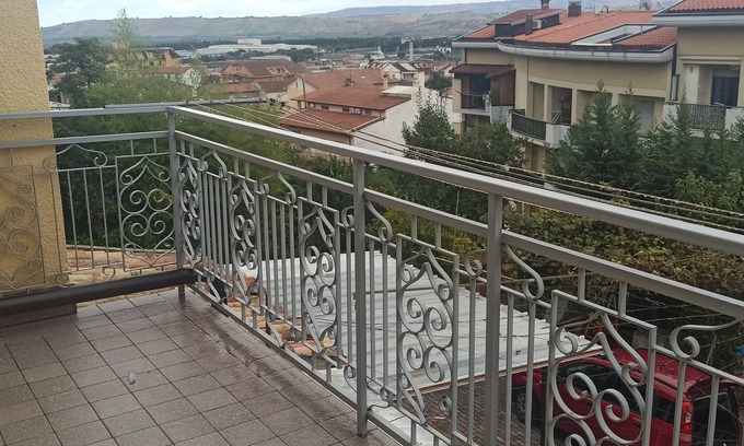 San Salvo House | Ferienwohnung bis 6 Pers. in Stadthaus, 5 km zum Meer, Sandstrand