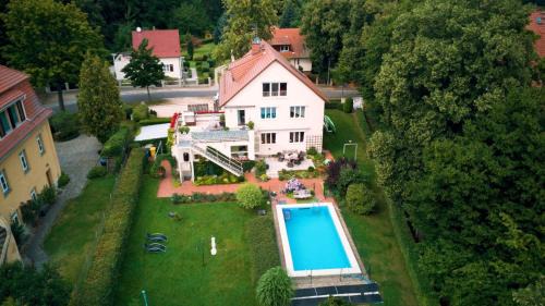 Sudstadt Apartment | Ferienwohnung Bisch