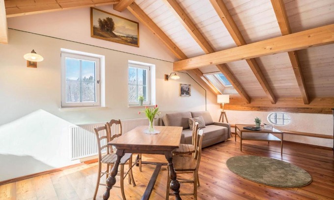 Seeshaupt Apartment | Ferienwohnung Dachstüberl