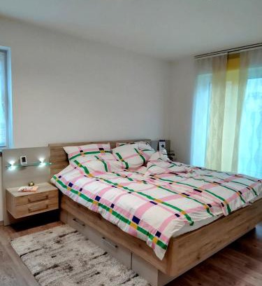 Ichenhausen Apartment | Ferienwohnung Happy