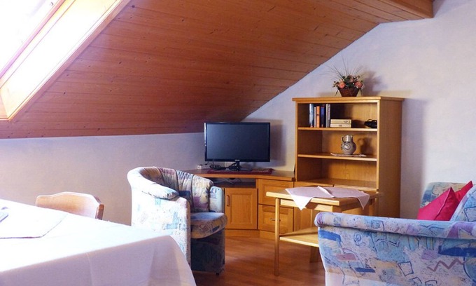 Bad Birnbach Apartment | Ferienwohnung im Dachgeschoss (50qm)