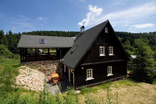 Klingenthal Apartment | Ferienwohnung in Klingenthal mit Terrasse, Grill und Garten