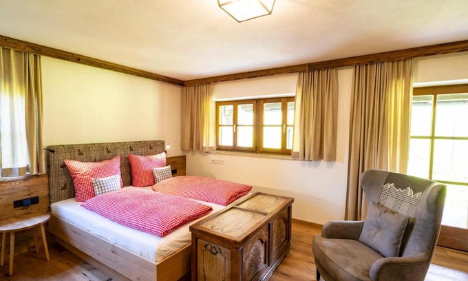 Reit im Winkl Apartment | Ferienwohnung in Unterwirts Almhütte auf der Winklmoosalm