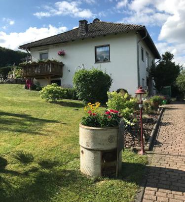 Rothhelmshausen Apartment | Ferienwohnung Iris