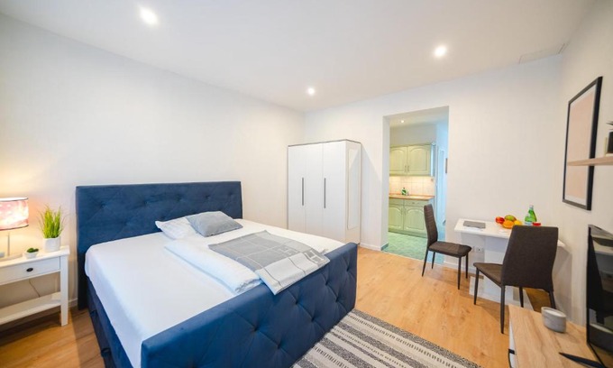 Gera Apartment | Ferienwohnung Jasmin - Gera Zentrum NEU renoviert