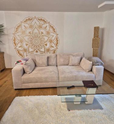 Kolbermoor Apartment | Ferienwohnung Jelen - Kaffee - Tee - Lichthof - 135 qm