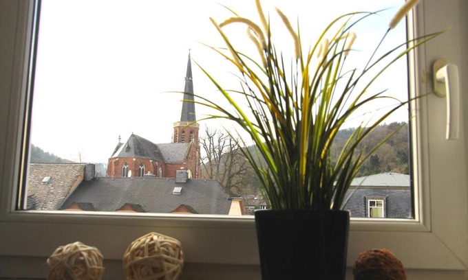 Euren Apartment | Ferienwohnung Kirchturmblick Euren