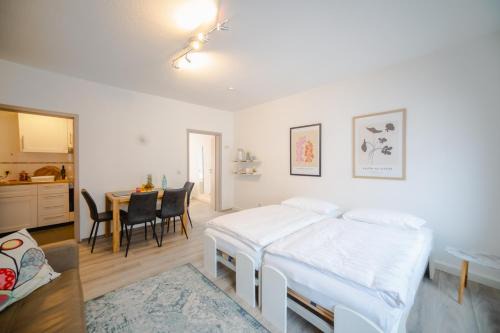 Gera Apartment | Ferienwohnung Laura in Gera für bis zu 4 Personen - Neu renoviert