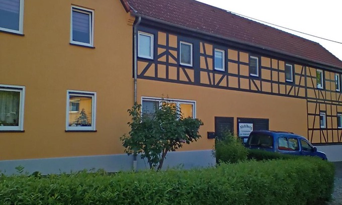 Großlobichau Apartment | Ferienwohnung Mehlberg