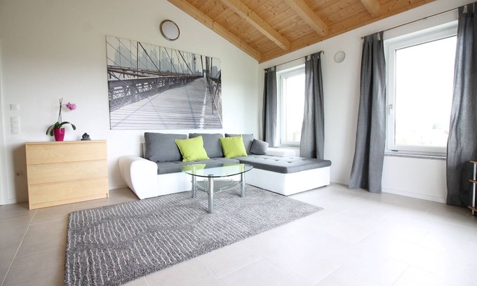 Seeon-Seebruck Apartment | Ferienwohnung mit Balkon für 2-4 Personen