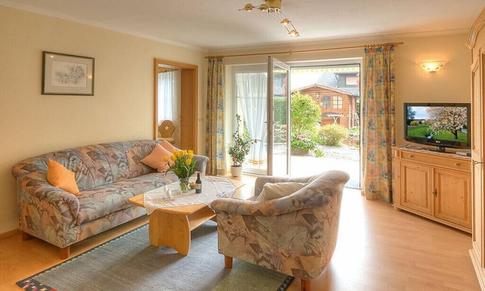 Bad Birnbach Apartment | Ferienwohnung mit Gartenblick und Terrasse im Erdgeschoss (48qm)