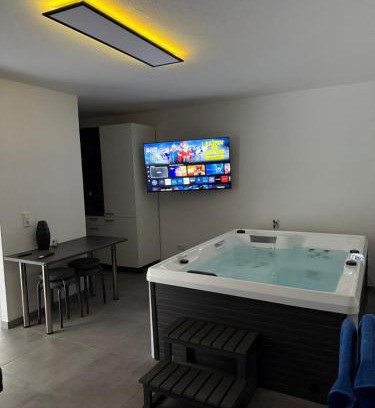 Glindfeld Apartment | Ferienwohnung mit Whirpool und Fasssauna - Medebach