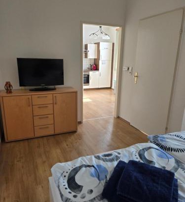 Judenburg Apartment | Ferienwohnung nähe Red Bull Ring mit eingezäunten Garten