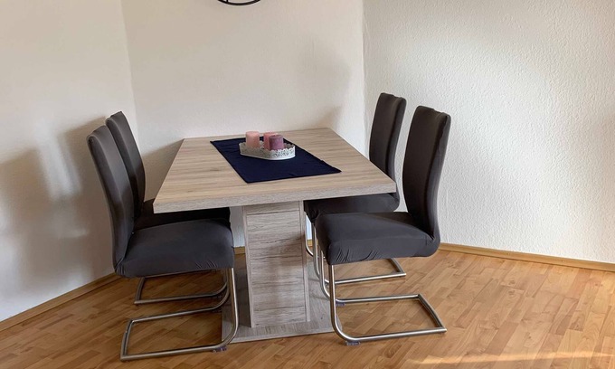Edertal Apartment | Ferienwohnung Pusteblume - 2 Schlafzimmer, Küche, Wohnzimmer, Bad, Balkon