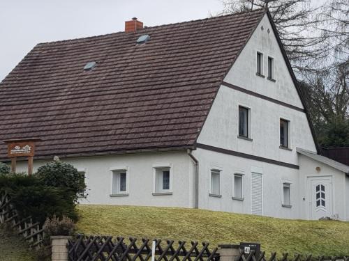 Jonsdorf Apartment | Ferienwohnung Schiller