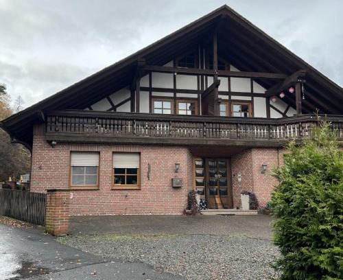 Bad Laasphe Apartment | Ferienwohnung Schneider mit Balkon