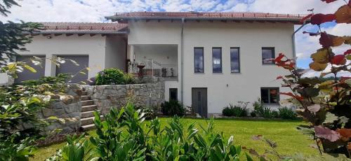 Michelsneukirchen Apartment | Ferienwohnung Sonnenplatzl