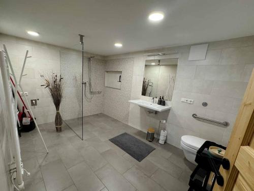 Bad Goisern Apartment | Ferienwohnung Stoablick - barrierefrei mit Bergblick