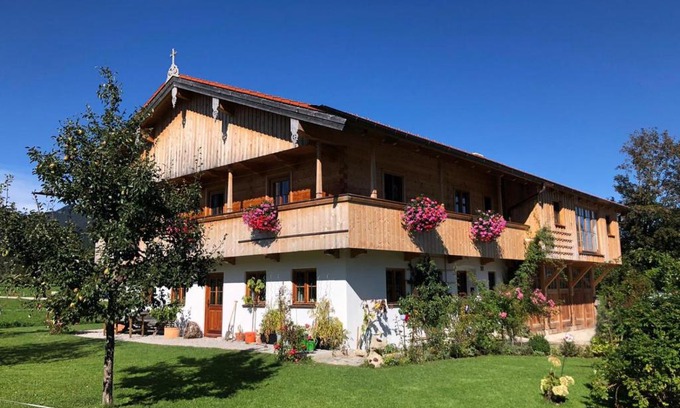 Wackersberg Apartment | Ferienwohnung Sundratn