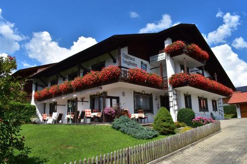 Bad Bayersoien Apartment | Ferienwohnung-Susanne-im-Gaestehaus-Bergfrieden