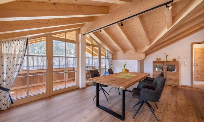 Farchant Apartment | Ferienwohnung Susi im Neubau
