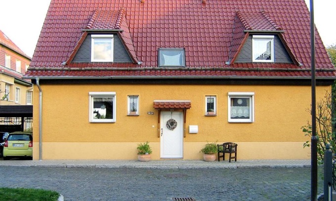 Naumburg Apartment | Ferienwohnung Tschitschmann