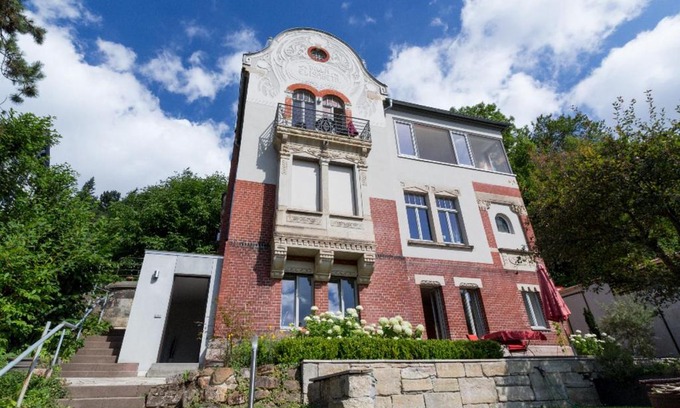 Hochheim House | Ferienwohnung Villa Elisabeth