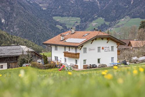 Terento Apartment | Ferienwohnung Zirme Gasser