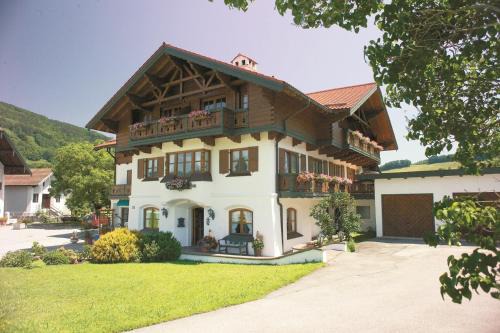Grashof Apartment | Ferienwohnungen Beim Zellerbäck inkl. Chiemgaukarte
