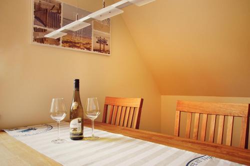 Lembruch Apartment | Ferienwohnungen Möwe