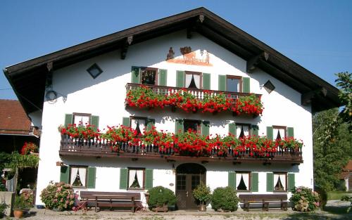 Bad Aibling Apartment | Ferienwohnungen "Zum Bauern"
