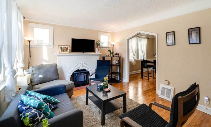 Ferndale Apartment | Ferndale Apartment w/Yard - Near the Detroit Zoo!
