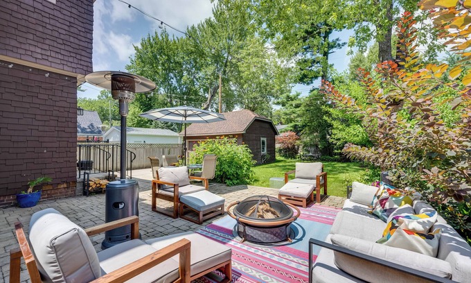 Ferndale House | Ferndale Gem, Walk to Stores & Restaurants!