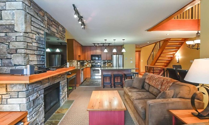 East Kootenay House | Fernie - Pinnacle Ridge Chalet 45-102