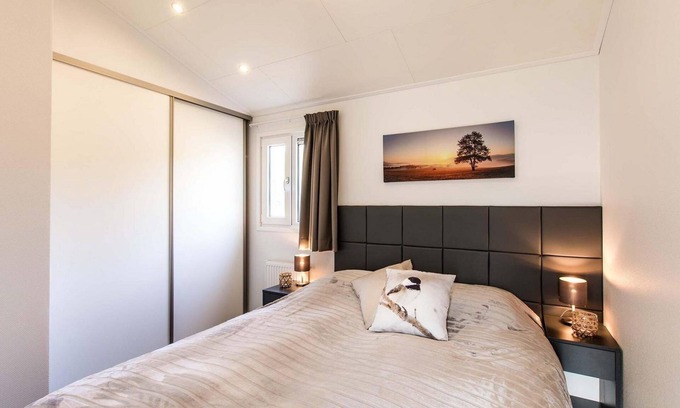 Nieuwerkerk aan den IJssel Ski Chalet | ✓ Ferox at Parc de IJsselhoeve ✓ Holiday home for 4 persons ✓ Located in Nieuwerkerk aan den IJssel (Zuid-Holland) ✓ Holiday park next to the IJssel ✓ Book directly through the park