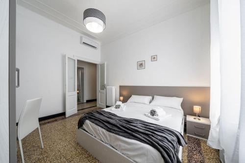 Old Town Apartment | FERRARI - Stazione e centro città