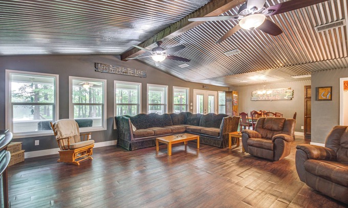 Ferriday House | Ferriday Lakehouse w/Private Dock, Deck, & Yard!
