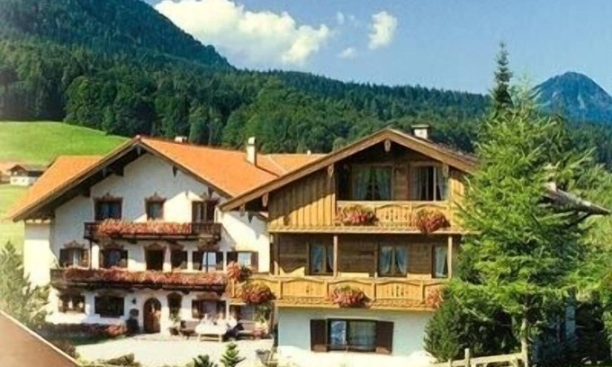 Ruhpolding Apartment | Fewo , Balkon, Kochnische, 2 Schlaf- und 1 Wohn-/schlafzimmer, max 5 Personen