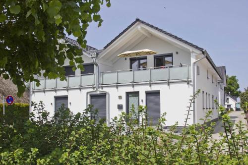 Breege Apartment | FeWo Helligdom FeWo 04 - Balkon, Meerblick