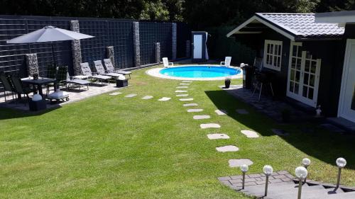 Mahren Apartment | FeWo Meyer mit privatem Pool & Gartensauna