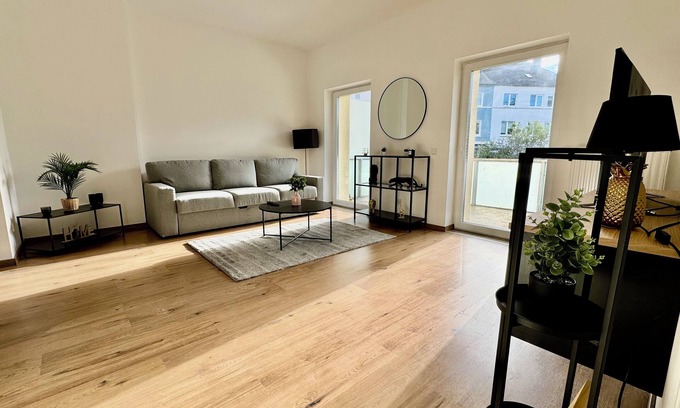 Butendorf Apartment | FeWo Palmtrees-Spacious 2.5 room apartment with balcony in the heart of the Ruhr area