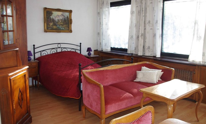 Am Homburg Apartment | FeWo SansSoucis - Chez Josephine