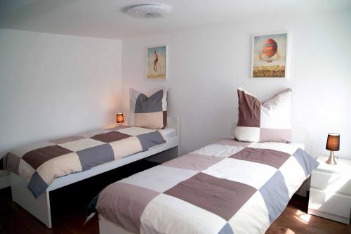 Oberlungwitz Apartment | FeWo -schiefe- Marie